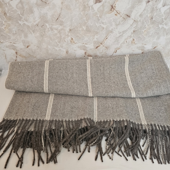 Berkshire Alpaca Throw Blanket 50" x 70" - Picture 10 of 10